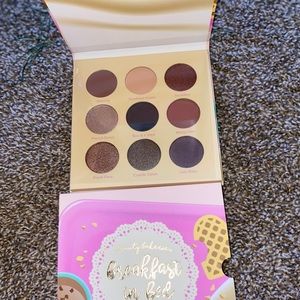 Beauty bakerie breakfast in bed palette
